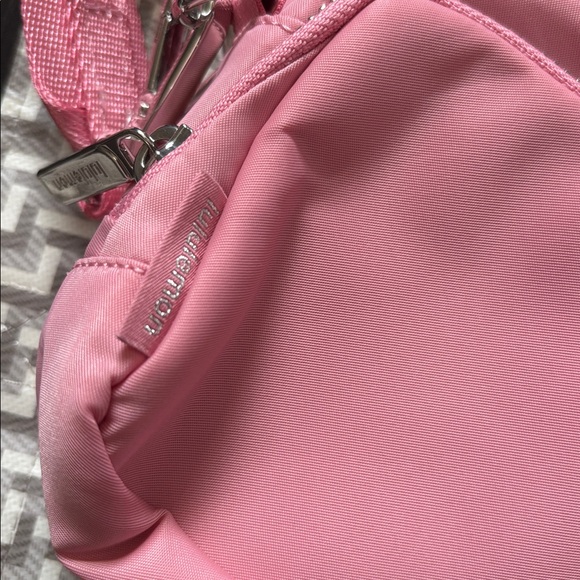 LULULEMON CROSSBODY BAG *MATAL HARDWARE IN PINK TIDE/SILVER NWT - Picture 5 of 9